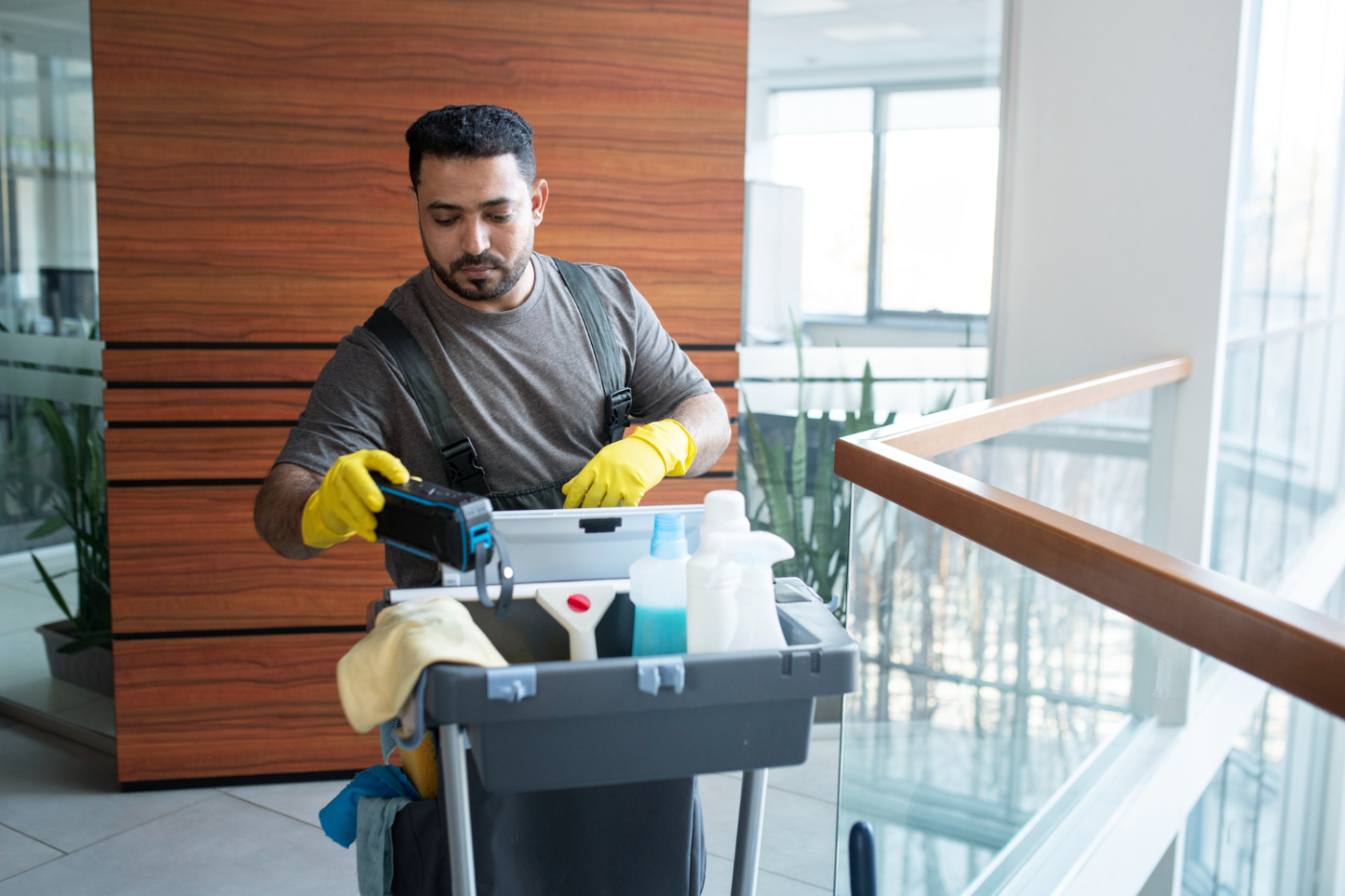 Professional Commercial Cleaners Near Me Bradford, Leeds, Huddersfield, Halifax, Thornton, Shipley, Low Moor, Oakwood and Pudsey